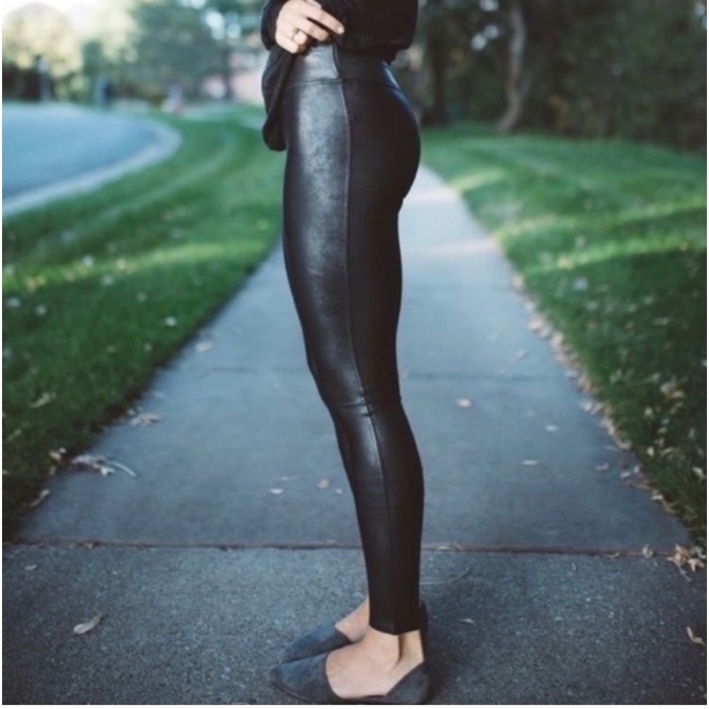 SPANX sz M Women's Faux Leather Legging Pants 27” inseam